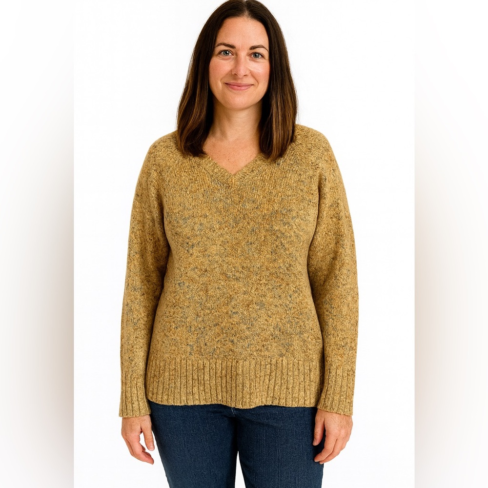Liz Claiborne Sweater - Picture 2 of 9